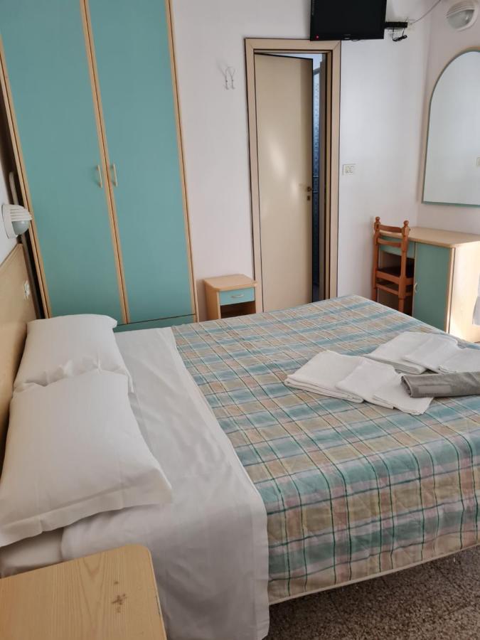 Hotel Marconi Miramare Rimini Exterior foto