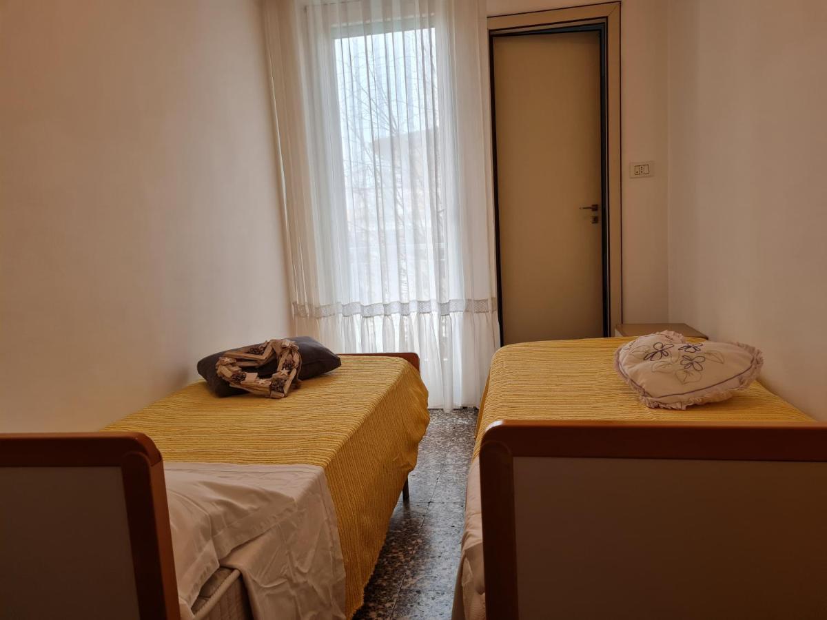 Hotel Marconi Miramare Rimini Exterior foto